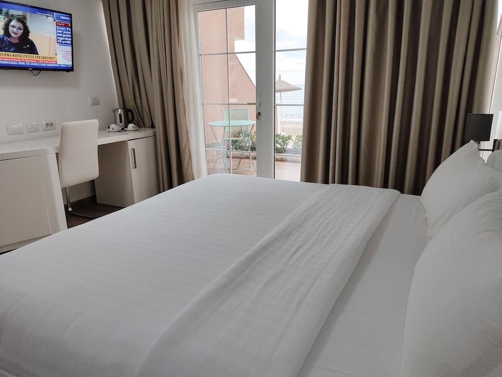Prestige Resort Durres Qerret Extérieur photo