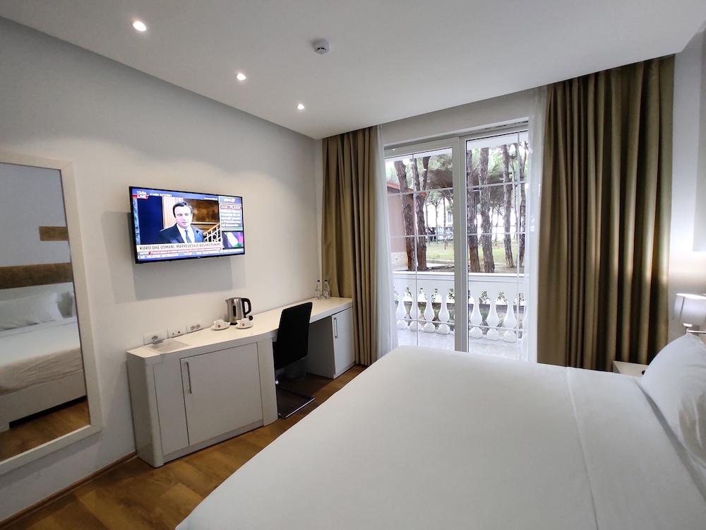 Prestige Resort Durres Qerret Extérieur photo